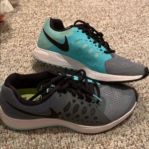 Nike Neutral Ride tennis shoes